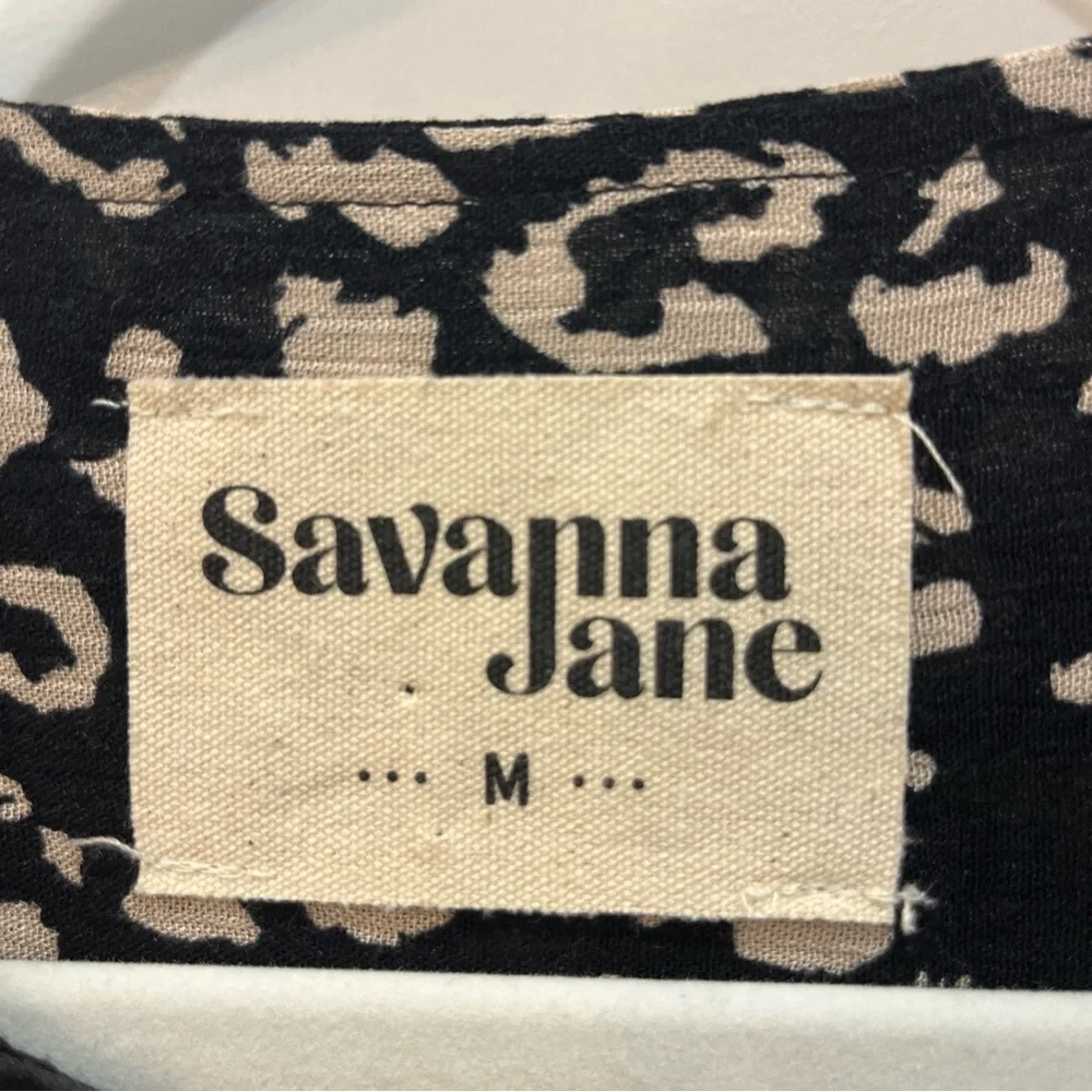 Savanna Jane Animal Print Boho Embroidered Top Blouse Size Medium Flutter Sleeve